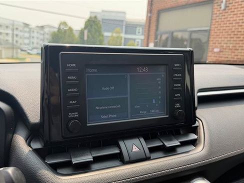 Used 2019 Toyota RAV4 LE FWD image 34