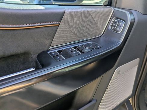 Used 2023 Ford F150 Platinum image 22