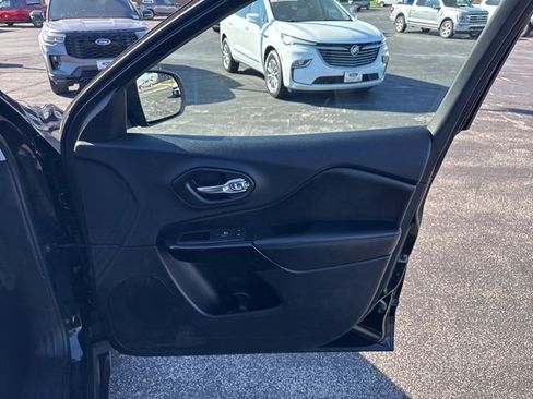 Used 2020 Jeep Cherokee Latitude Plus image 42