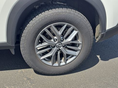 Used 2023 Nissan Rogue S FWD image 11