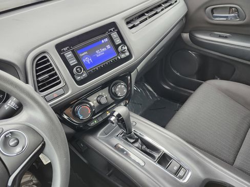 Used 2017 Honda HR-V LX image 28