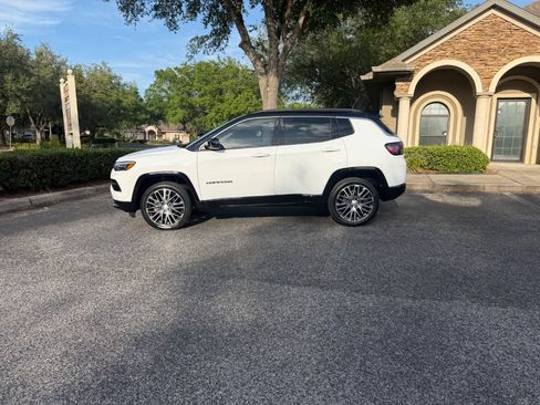 Used 2022 Jeep Compass Limited w/ Elite Group AWD/4WD image 11
