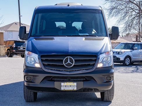 Used 2016 Mercedes-Benz Sprinter 2500 image 2