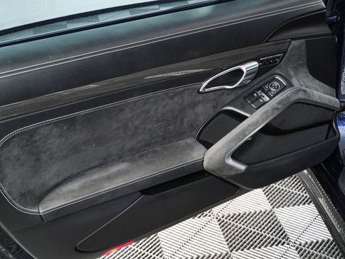 Certified 2018 Porsche 911 Carrera GTS RWD image 6