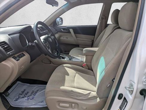 Used 2012 Toyota Highlander FWD image 11