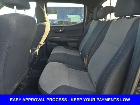 Used 2020 Toyota Tacoma TRD Off-Road w/ Technology Package image 16