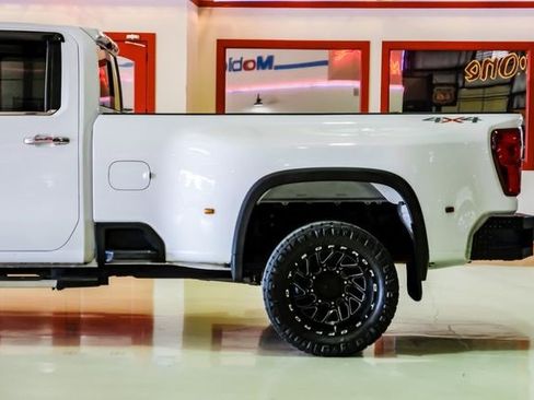 Used 2022 Chevrolet Silverado 3500 LTZ w/ LTZ Convenience Package image 15