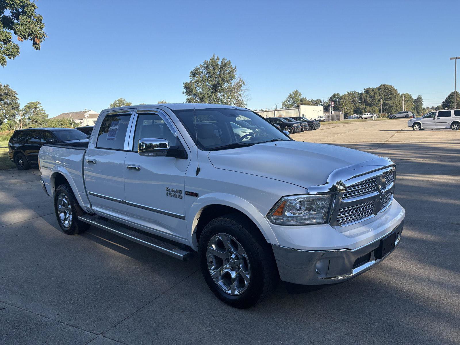 Used 2016 RAM 1500 Laramie w/ Convenience Group AWD/4WD image 2