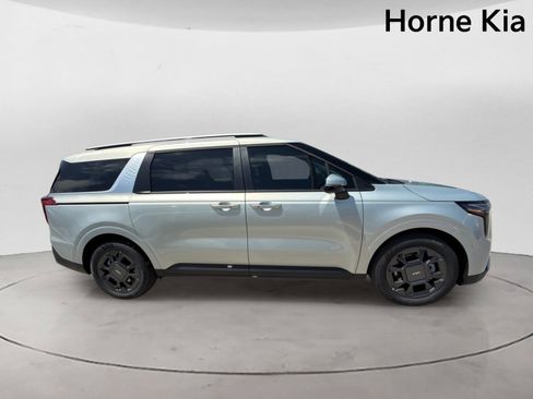 New 2026 Kia Carnival EX FWD image 3