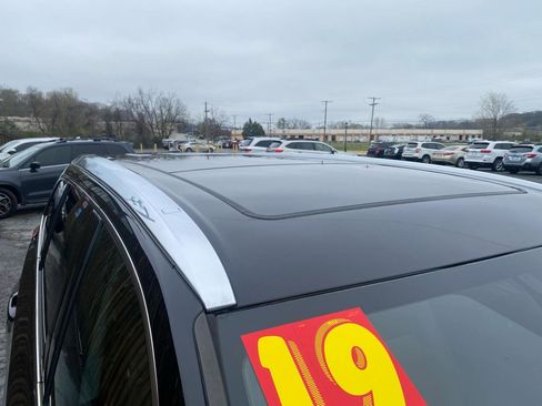 Used 2019 Toyota Highlander Limited Platinum image 4