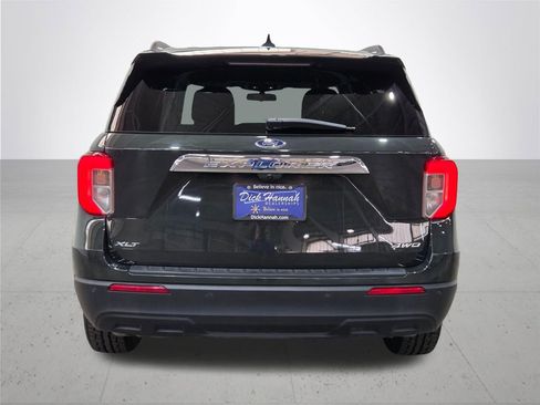 Used 2023 Ford Explorer XLT AWD/4WD image 10