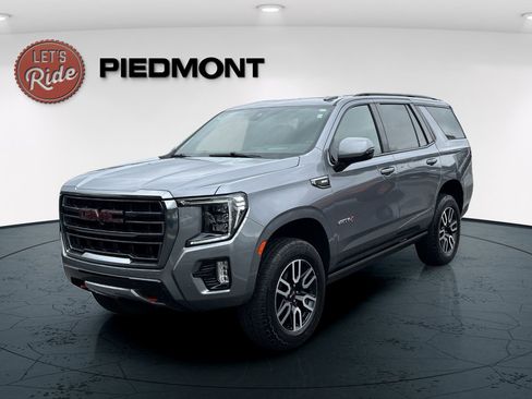 Used 2022 GMC Yukon AT4 w/ AT4 Premium Package image 3