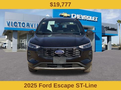 Used 2025 Ford Escape ST-Line image 2
