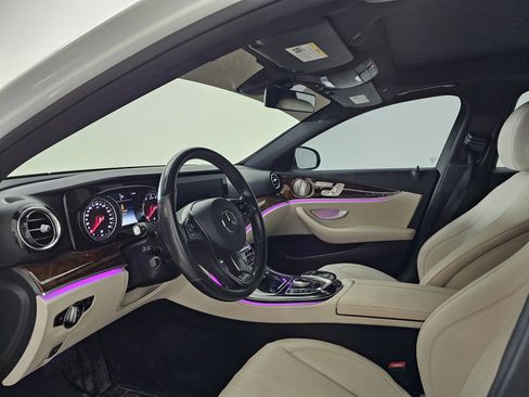 Certified 2017 Mercedes-Benz E 300 4MATIC image 7