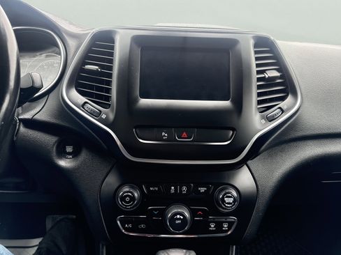 Used 2020 Jeep Cherokee Latitude Plus w/ Cold Weather Group image 21