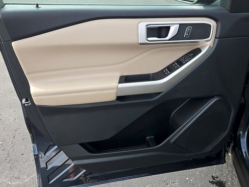 Certified 2023 Ford Explorer XLT AWD/4WD image 10