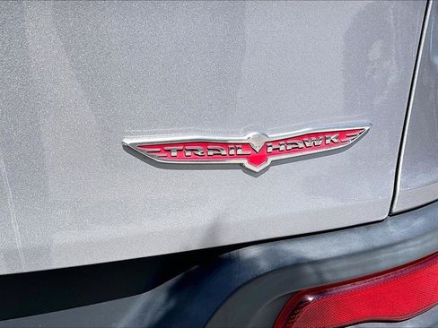Used 2018 Jeep Cherokee Trailhawk w/ Quick Order Package 27L AWD/4WD image 26