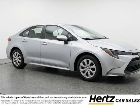 Used 2025 Toyota Corolla LE FWD image 1