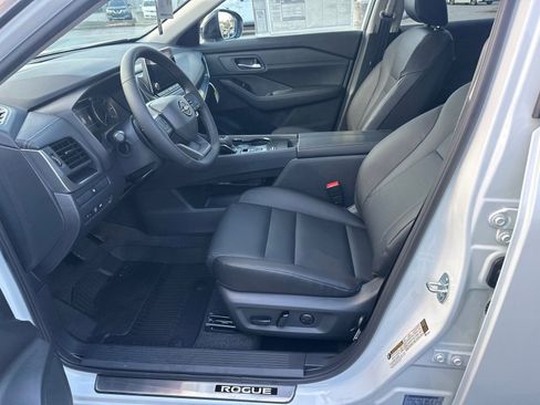 New 2026 Nissan Rogue SV image 9