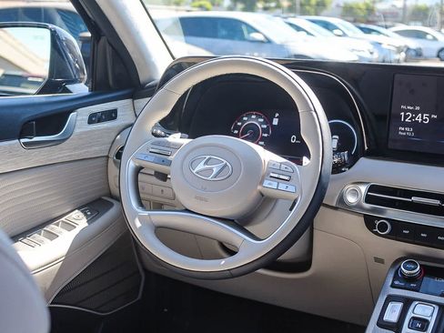 Used 2024 Hyundai Palisade Calligraphy image 21