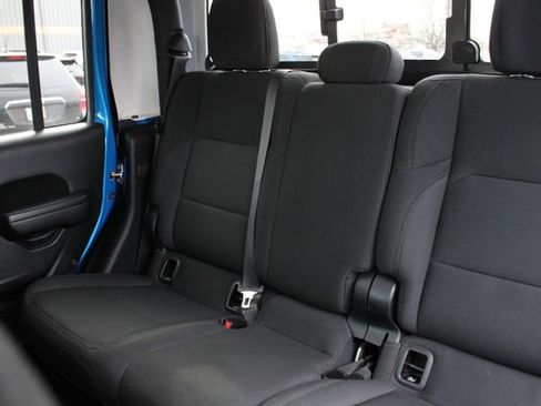 Used 2021 Jeep Gladiator Willys image 19