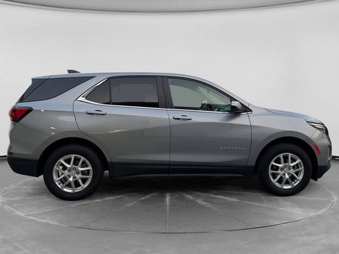 Used 2024 Chevrolet Equinox LT AWD/4WD image 2