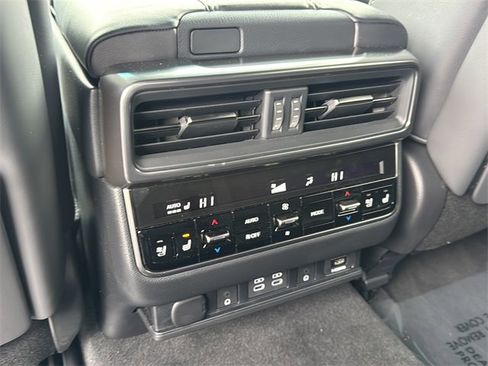 Used 2024 Lexus LX 600 4WD w/ Appearance Package image 12