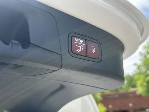 Certified 2025 Mercedes-Benz GLA 250 4MATIC image 22