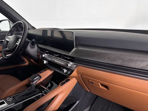 Used 2025 Kia Telluride EX X-Line AWD/4WD image 28