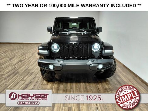 Used 2021 Jeep Wrangler Unlimited Sahara AWD/4WD image 3