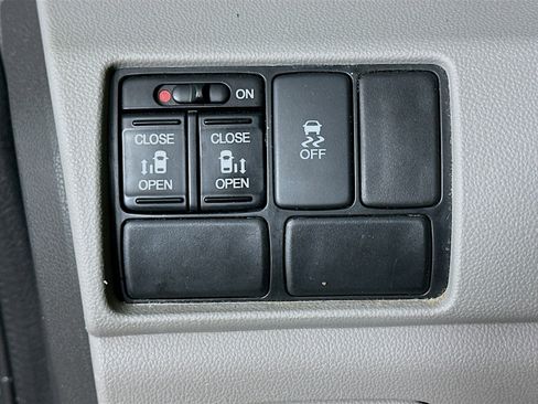 Used 2016 Honda Odyssey SE image 17