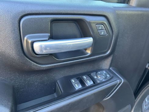 Used 2022 Chevrolet Silverado 2500 Custom w/ Custom Convenience Package image 4