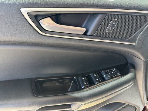 Used 2020 Ford Edge SEL image 9