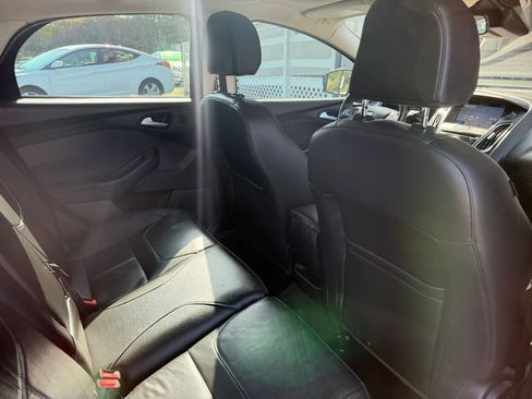 Used 2017 Ford Focus Titanium w/ Titanium Technology Package FWD image 22