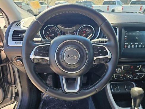 Used 2020 Jeep Compass Latitude FWD image 11