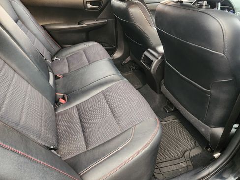 Used 2015 Toyota Camry SE FWD image 13