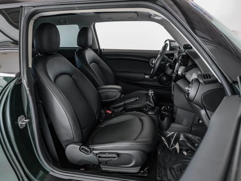 Used 2016 MINI Cooper 2-Door Hardtop image 25