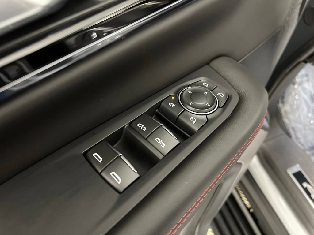 Used 2025 GMC Yukon XL AT4 Ultimate w/ LPO, Floor Liner Package AWD/4WD image 19