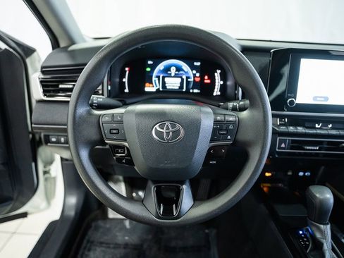 Used 2025 Toyota Camry LE image 25