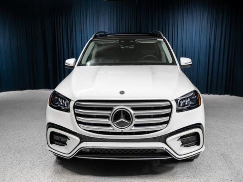 New 2026 Mercedes-Benz GLS 450 4MATIC image 2