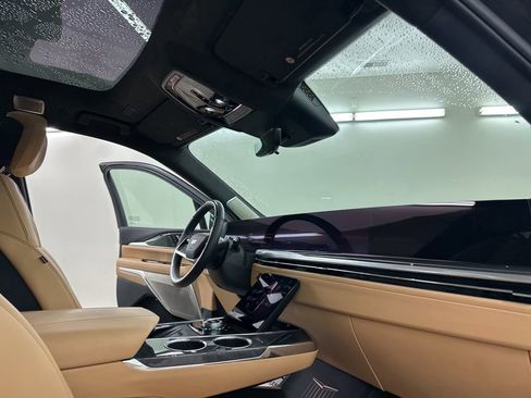 Used 2025 Cadillac Escalade IQ Luxury 2 image 15