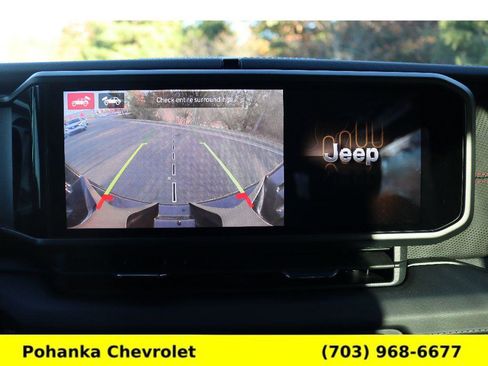 Used 2024 Jeep Wrangler Rubicon w/ Technology Group image 17