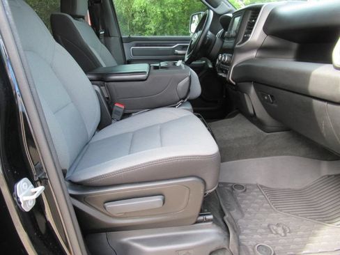 Used 2022 RAM 1500 Big Horn AWD/4WD image 10