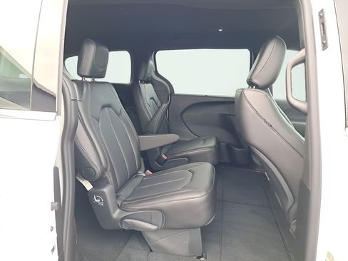 New 2026 Chrysler Voyager LX FWD image 13