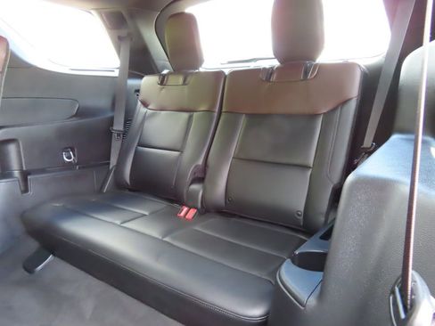 Used 2023 Ford Explorer Platinum w/ Technology Package AWD/4WD image 34