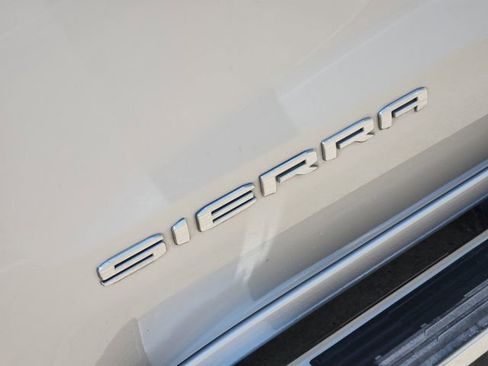 Used 2022 GMC Sierra 1500 SLT AWD/4WD image 12