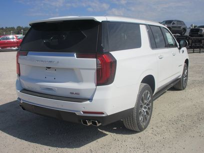 New 2026 GMC Yukon XL Denali w/ Sun & Power Step Package