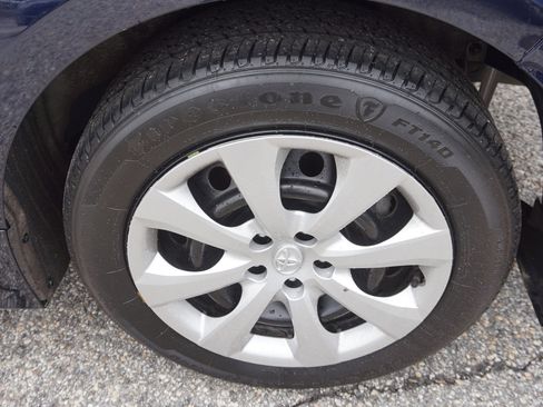 Used 2024 Toyota Corolla LE FWD image 9