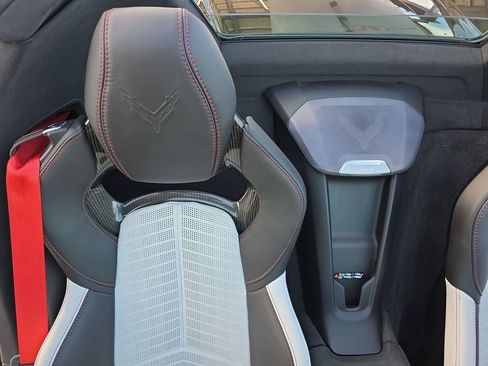 Used 2023 Chevrolet Corvette Stingray Premium Conv w/ Z51 Performance Package image 28