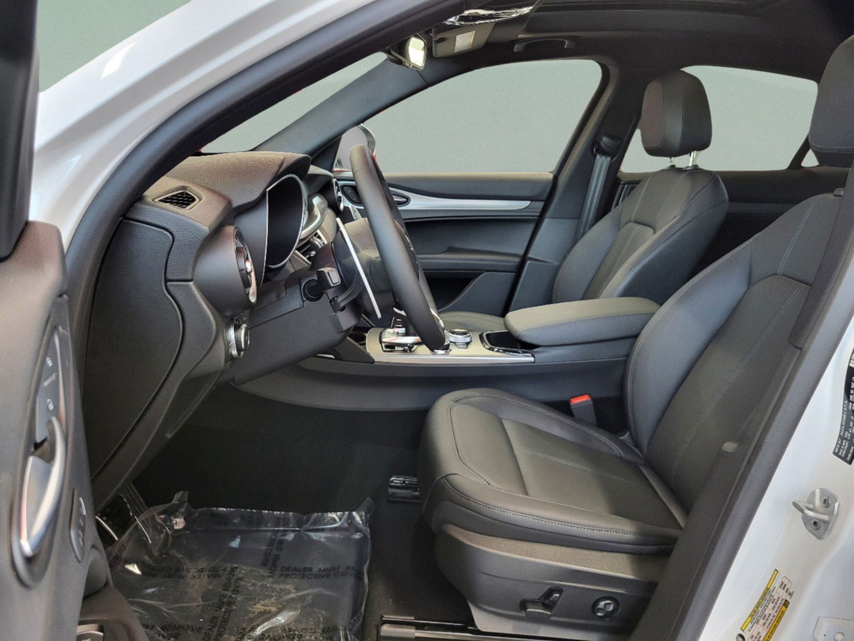 New 2025 Alfa Romeo Stelvio Sprint AWD/4WD image 17